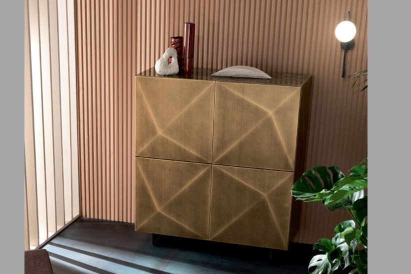 madia CUbric 4 ante finitura ottone spazzolato
